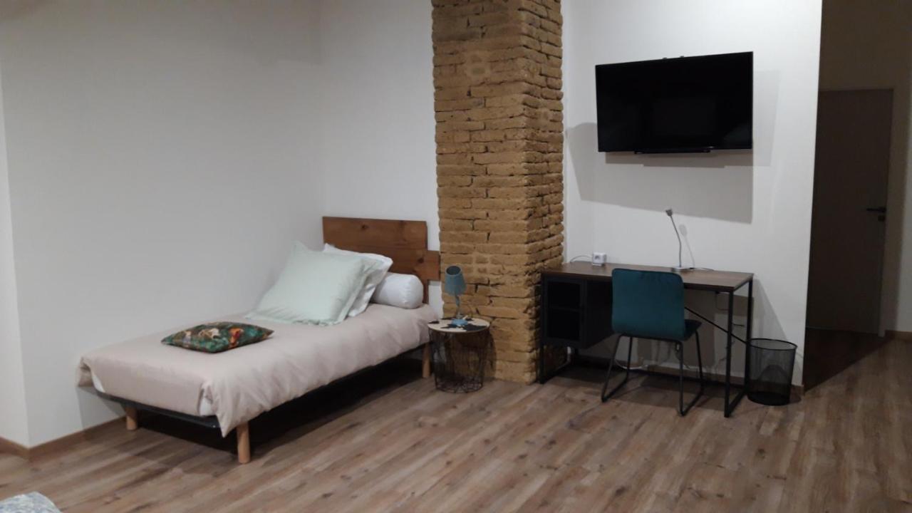 Les Chambres De Lili Saint-Loup  Buitenkant foto